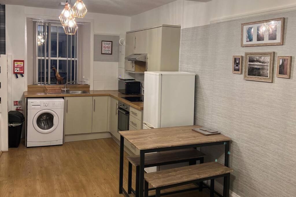 Harris Apartment มอนโทรส ภายนอก รูปภาพ